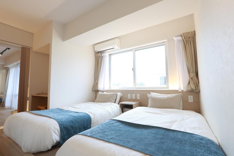 Bed, Bedroom, furniture, air conditioner