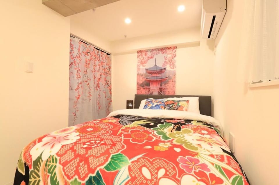 Bed, air conditioner