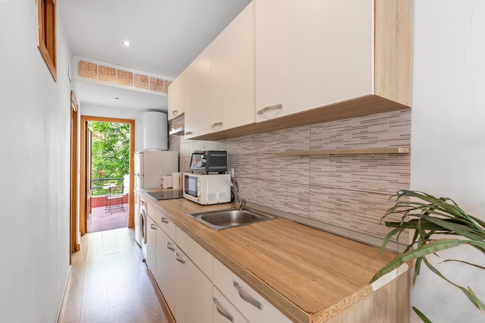 Kitchen or kitchenette