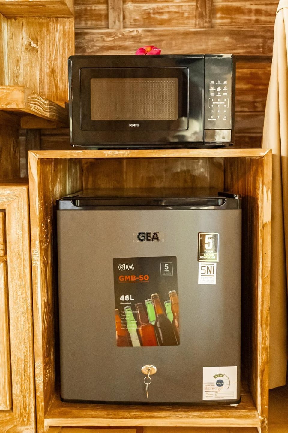 microwave, minibar