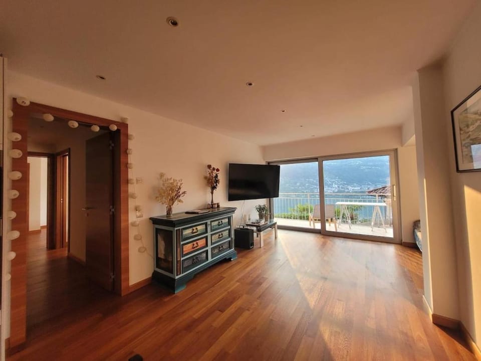 Natural landscape, TV and multimedia, Mountain view