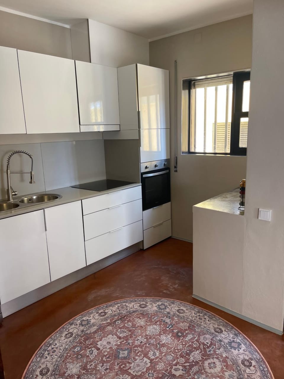 Kitchen or kitchenette, dishwasher