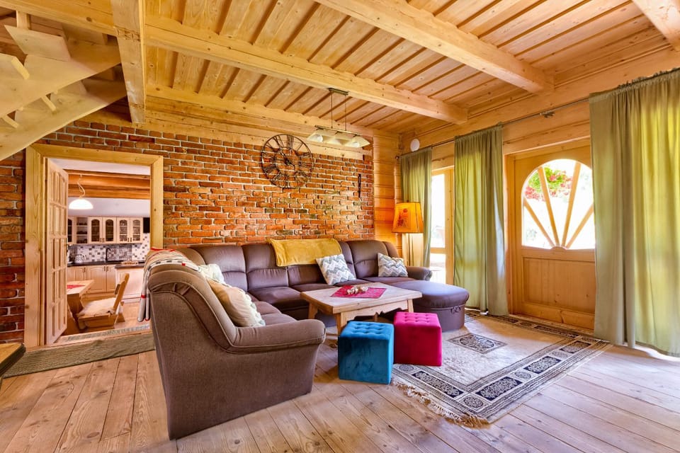 GLICZAROWA OSADA, Chata 18 osób, Domek 8 osób NA WYŁĄCZNOŚĆ, 8 sypialni z łazienkami, spokój, przyroda, wyjątkowe miejsce House in Lesser Poland Voivodeship
