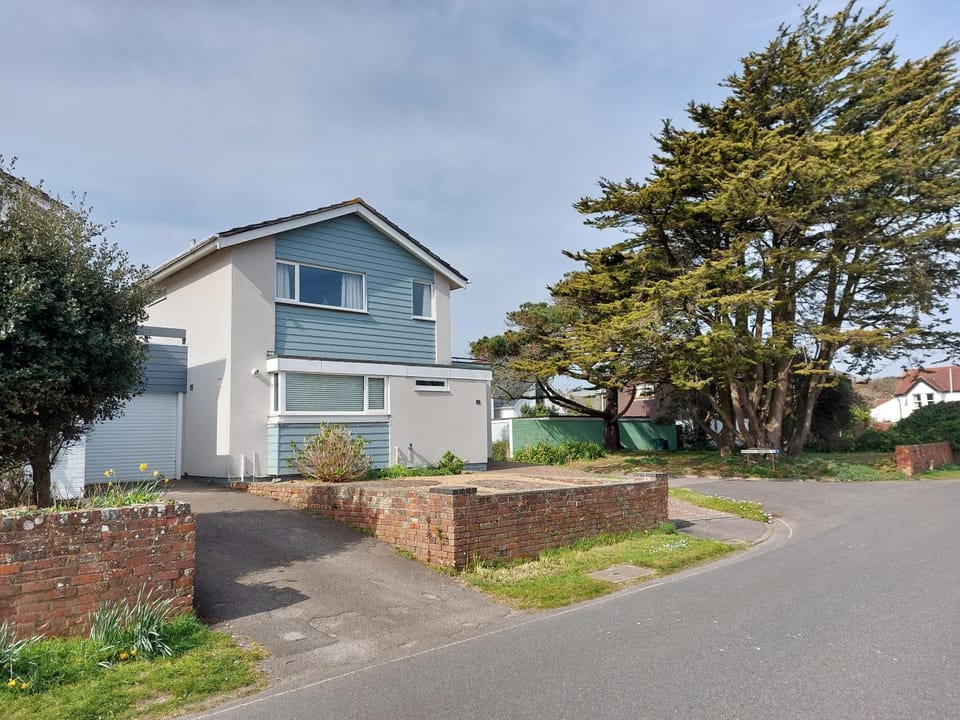 Property building, Street view