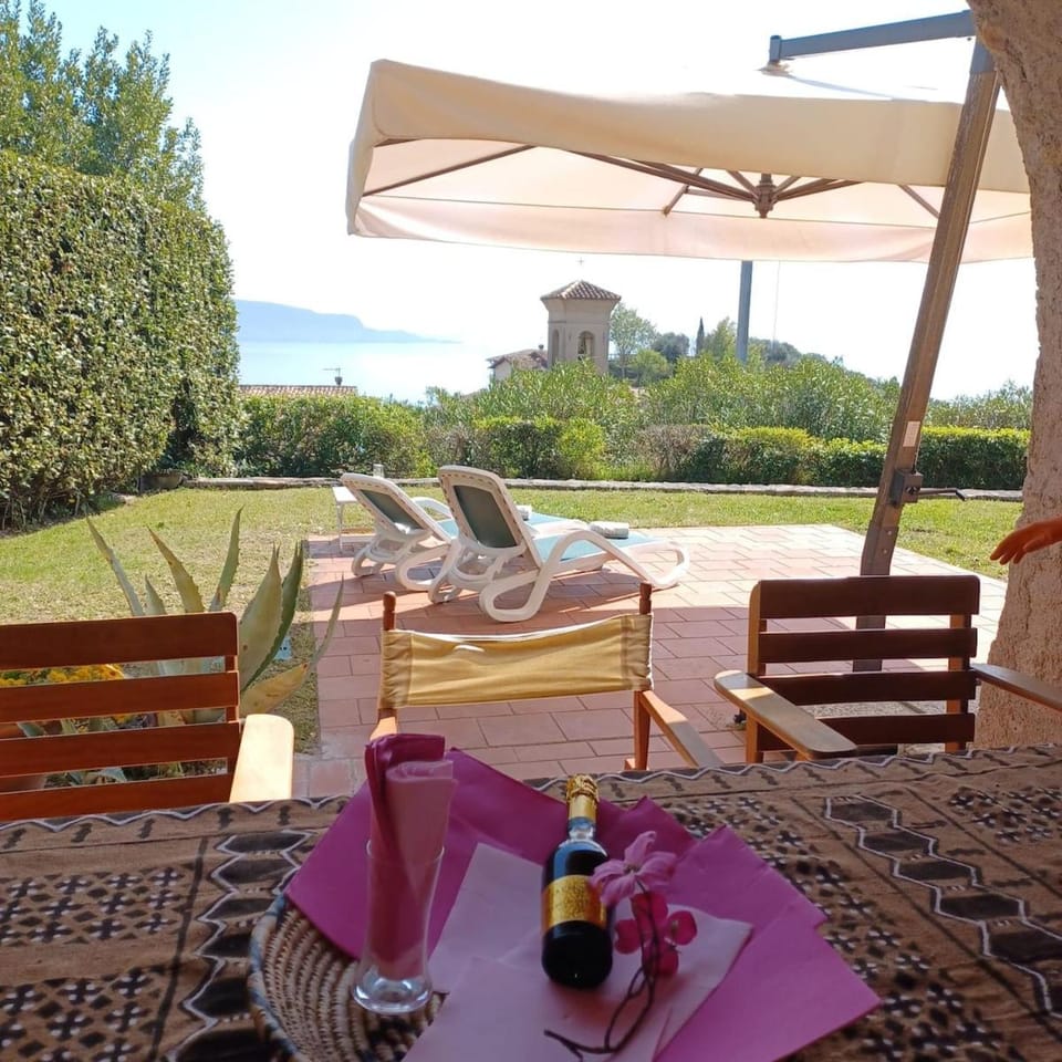 Patio, Garden, View (from property/room), Living room, Lake view, Swimming pool