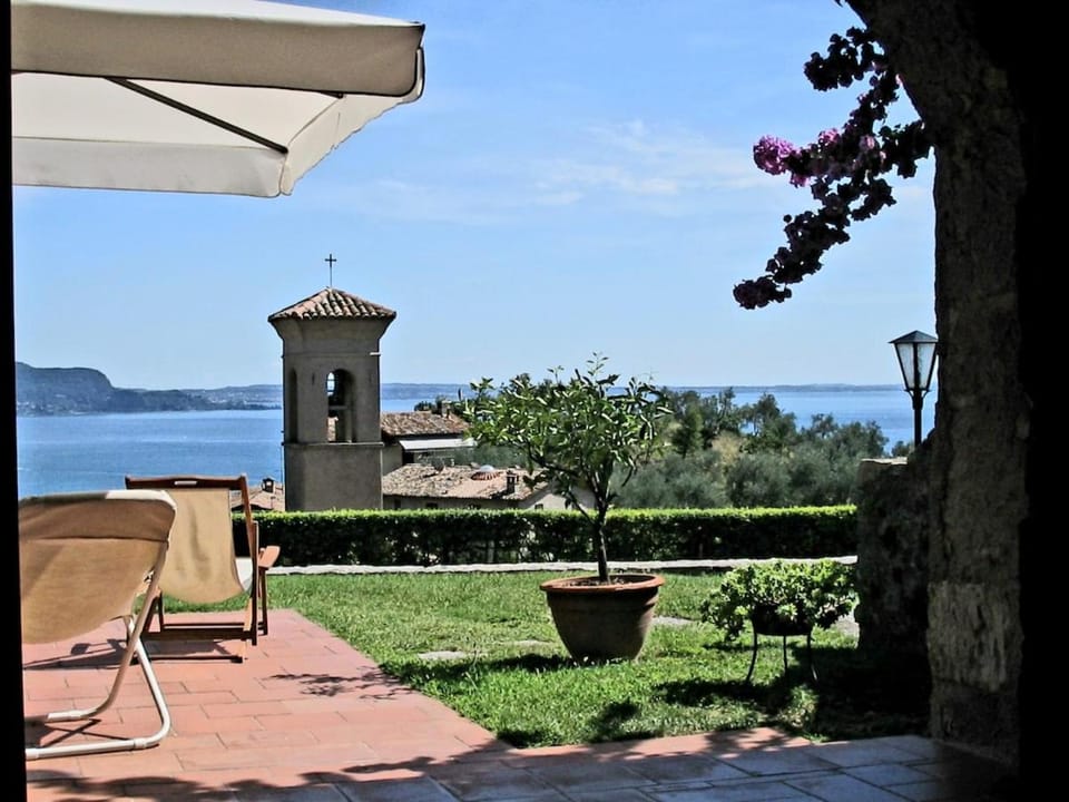 Nearby landmark, Day, Natural landscape, Balcony/Terrace, Lake view