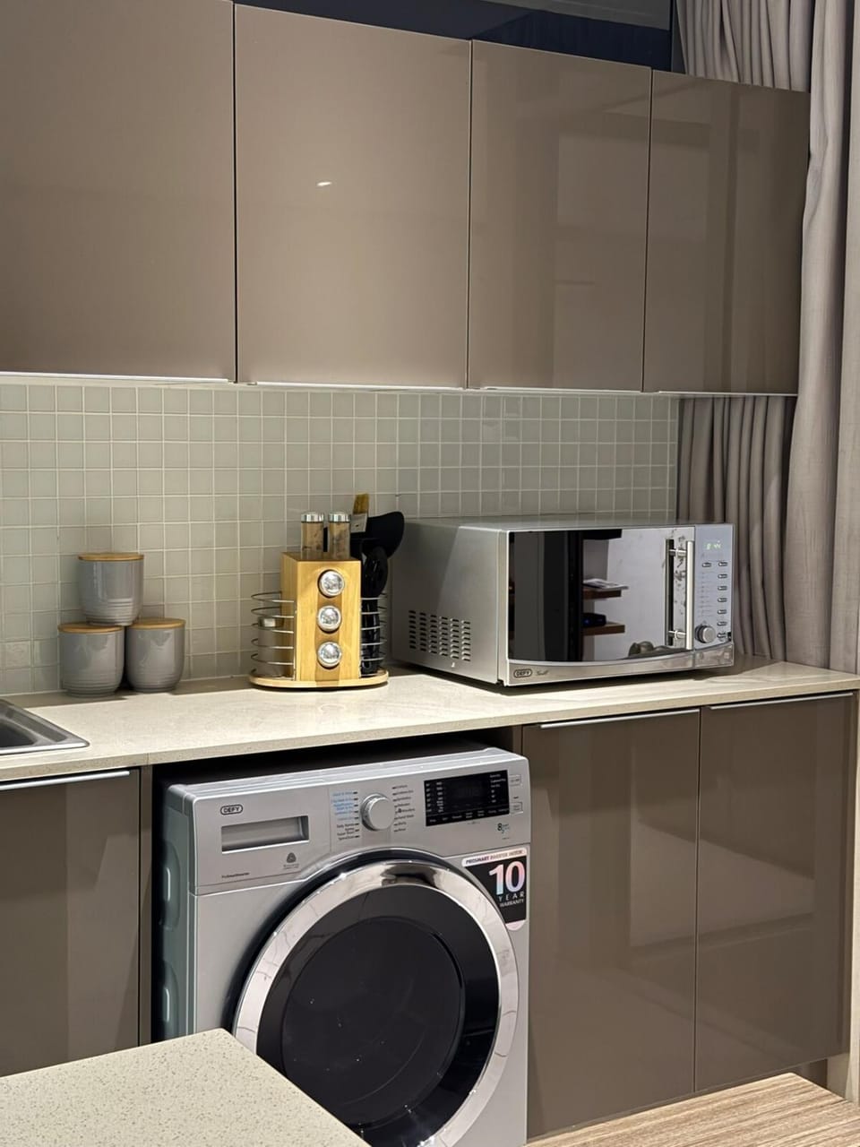 Coffee/tea facilities, Kitchen or kitchenette, washing machine
