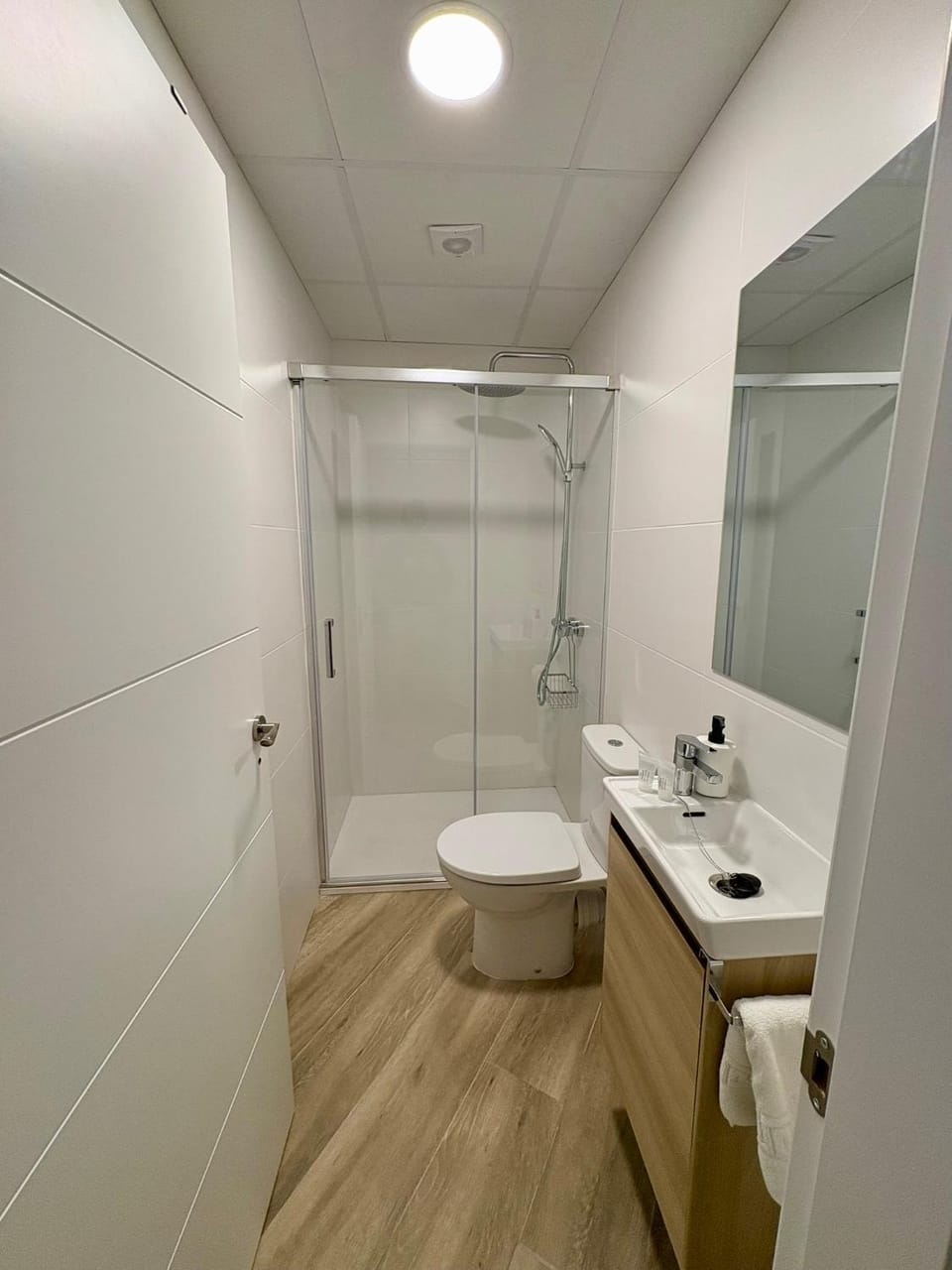 Shower, Bathroom, towels