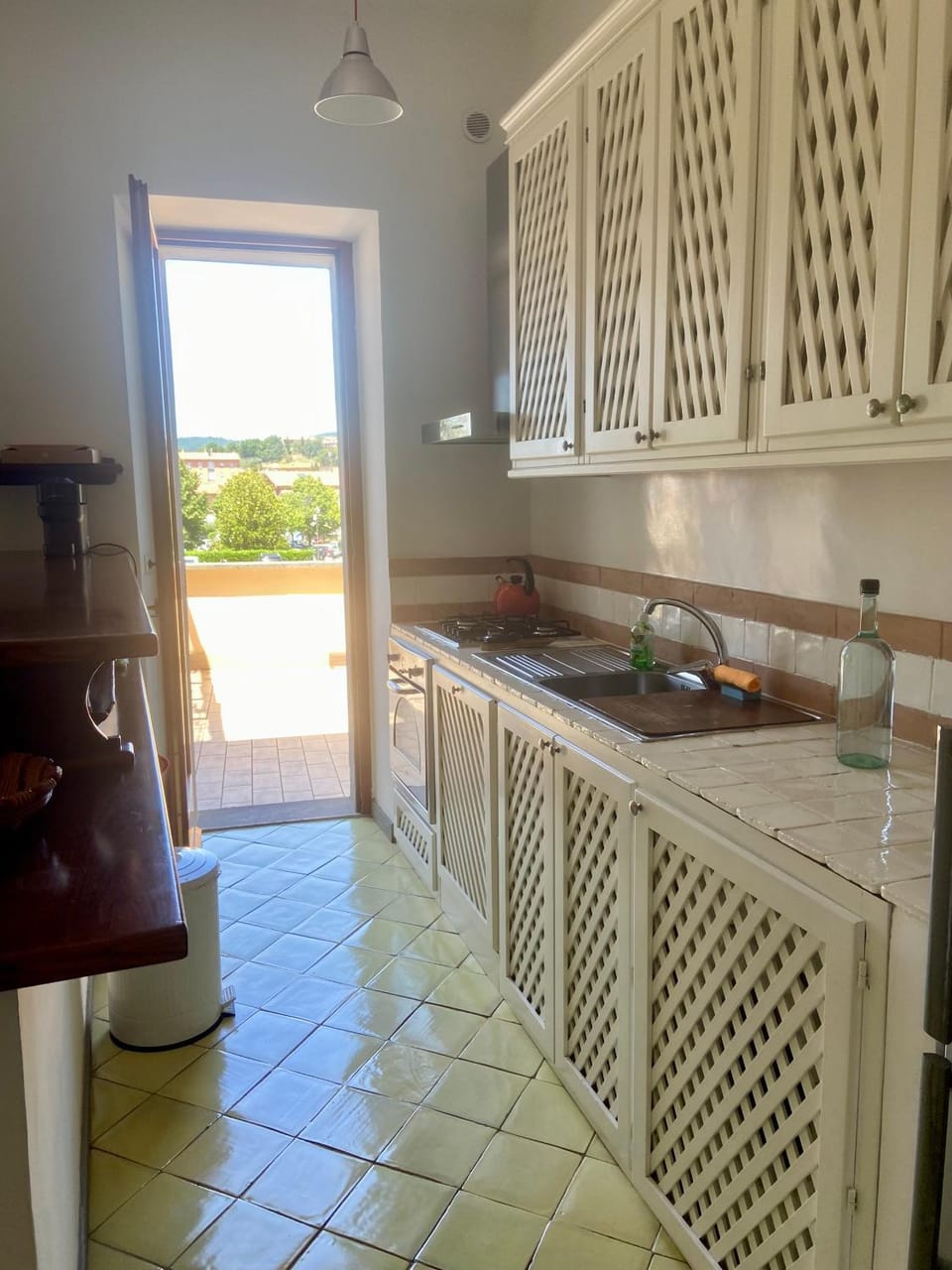 Kitchen or kitchenette, dishwasher, oven, washing machine, kitchen