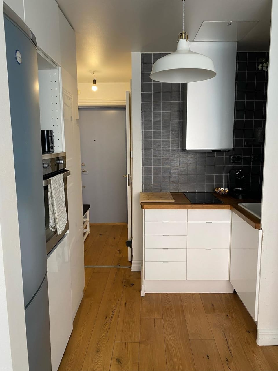 Kitchen or kitchenette, oven, stove