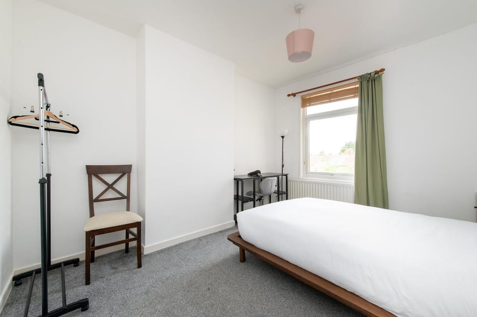 Central 2 BR Cosy House House in Rugby