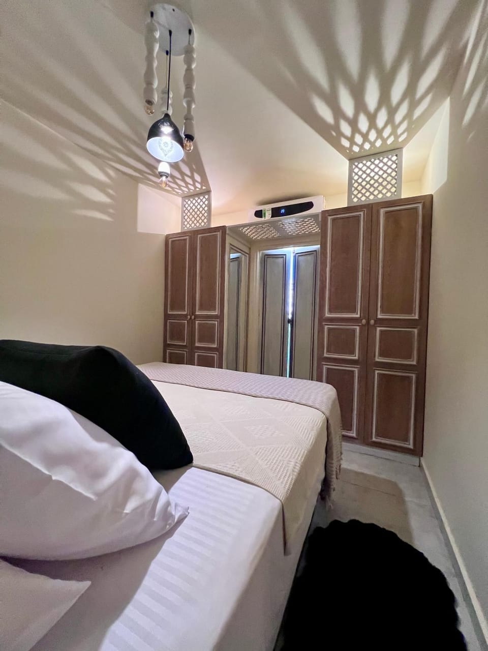 Bed, Photo of the whole room, Bedroom, wardrobe