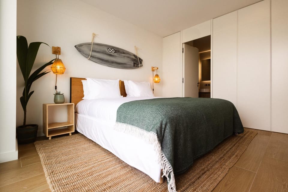 Bed, Decorative detail, Bedroom