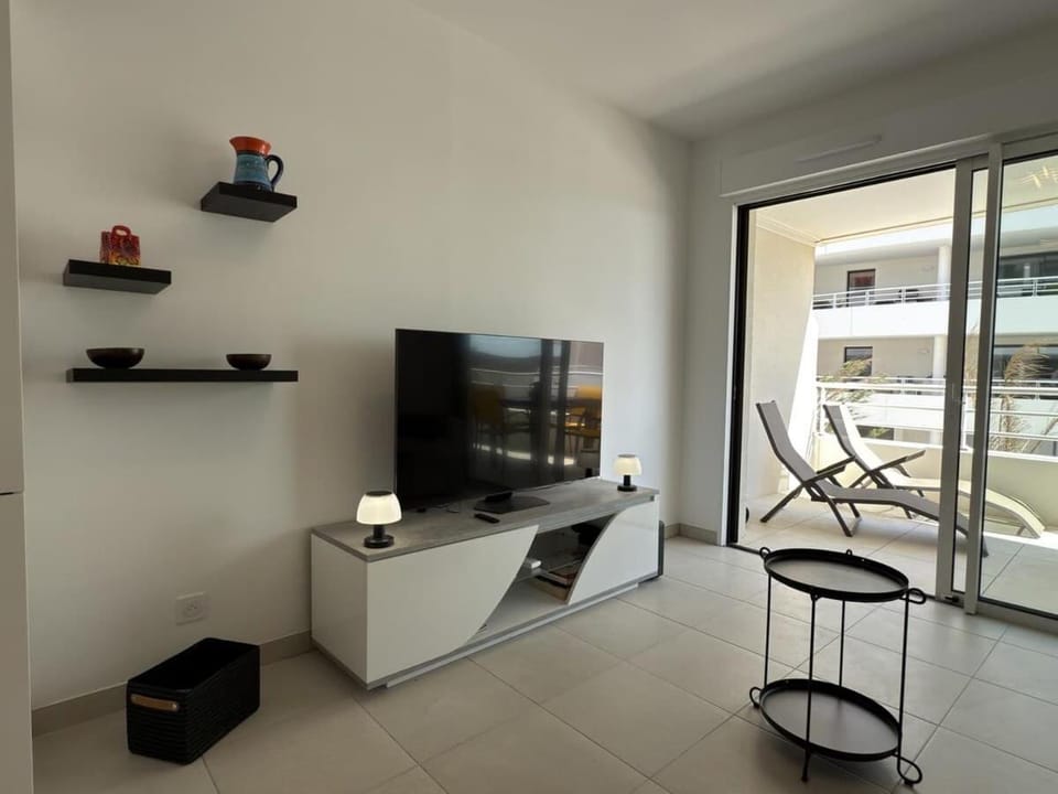 Valras-Loc Archipel Panarea Appartement climatise Apartment in Occitanie