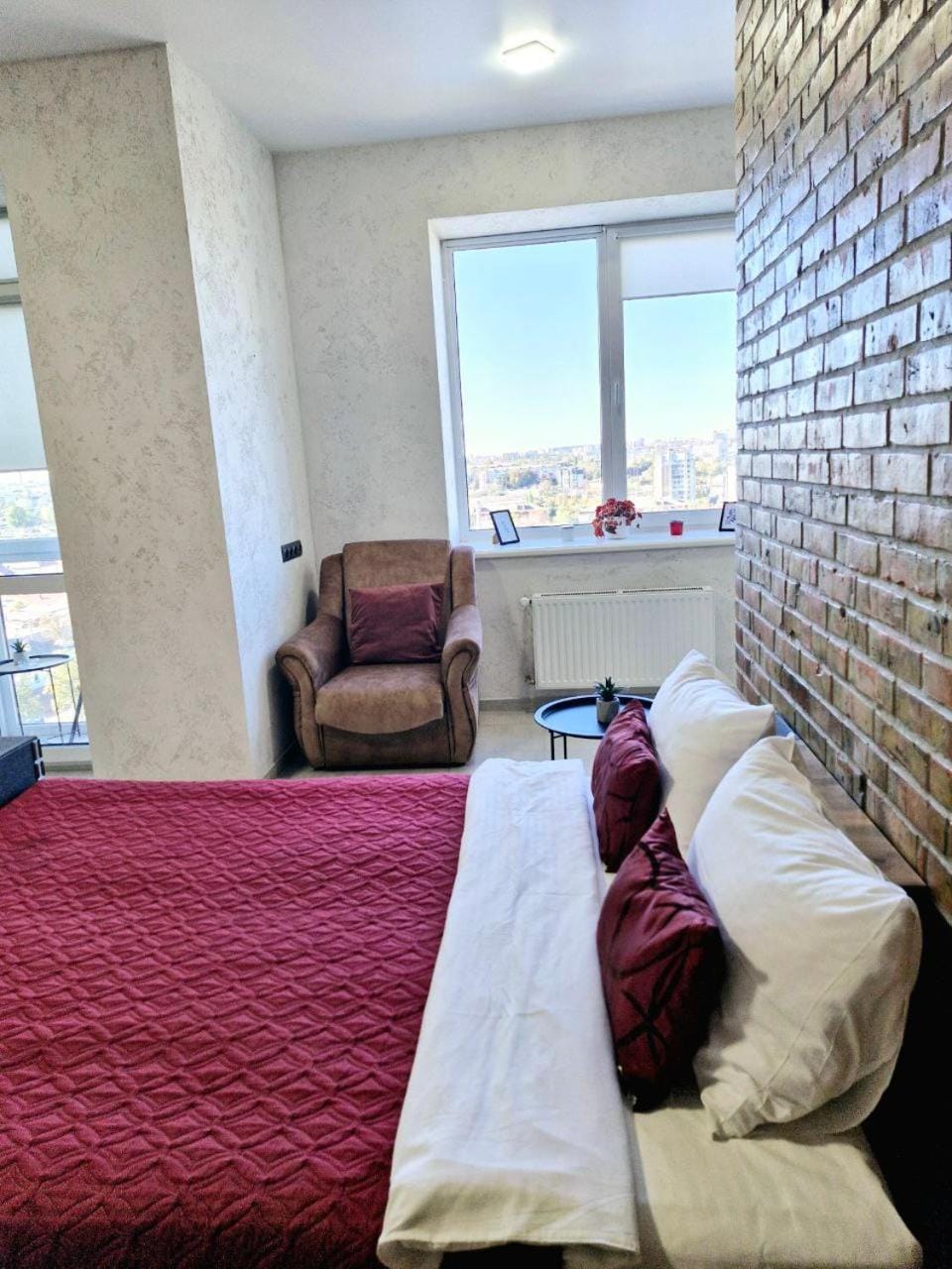 Bed, Seating area, Bedroom