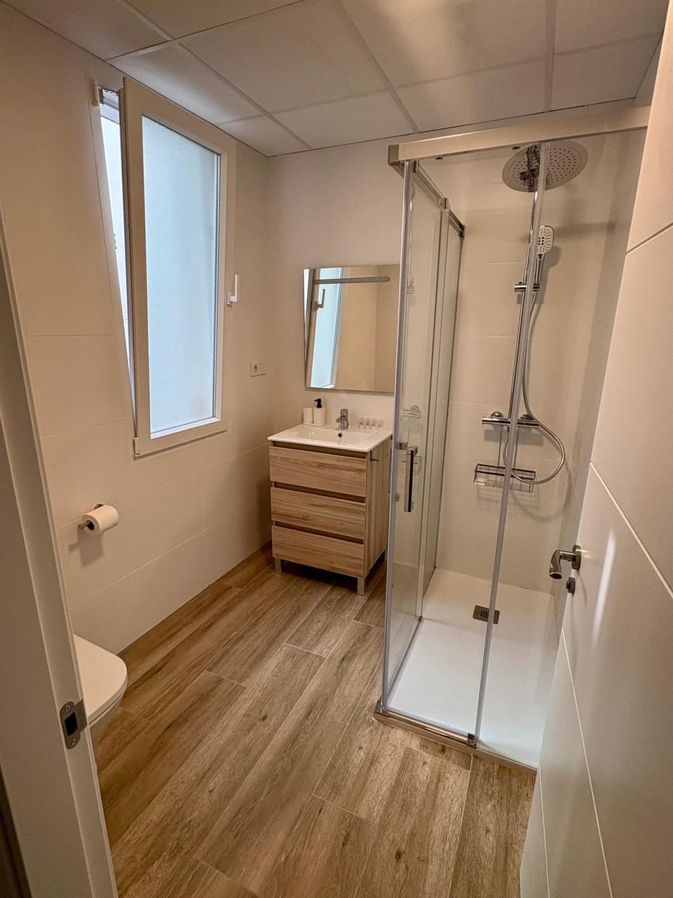 Shower, Bathroom, towels