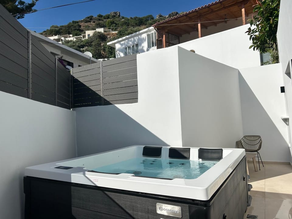 Day, Hot Tub