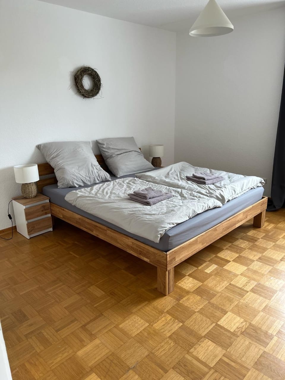 Bed, Photo of the whole room, Bedroom, towels