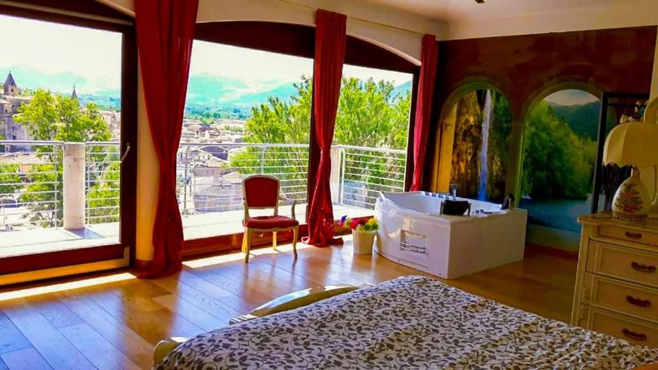 Bed, Natural landscape, View (from property/room), Balcony/Terrace, Photo of the whole room, Seating area, Bedroom, Mountain view