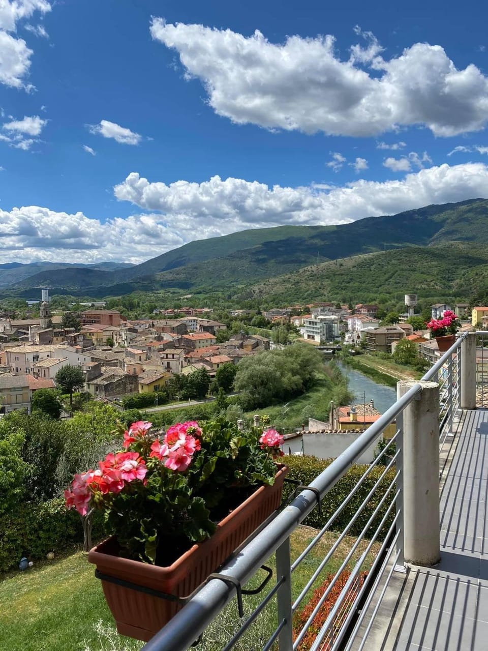 Nearby landmark, Spring, Day, Natural landscape, View (from property/room), Balcony/Terrace, City view, Mountain view