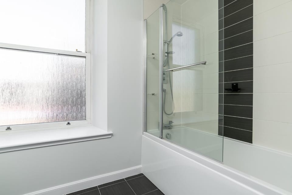 Central comfort and explore nearby cafes Apartment in Aberdeen
