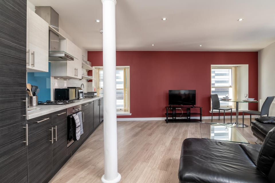 Central comfort and explore nearby cafes Apartment in Aberdeen