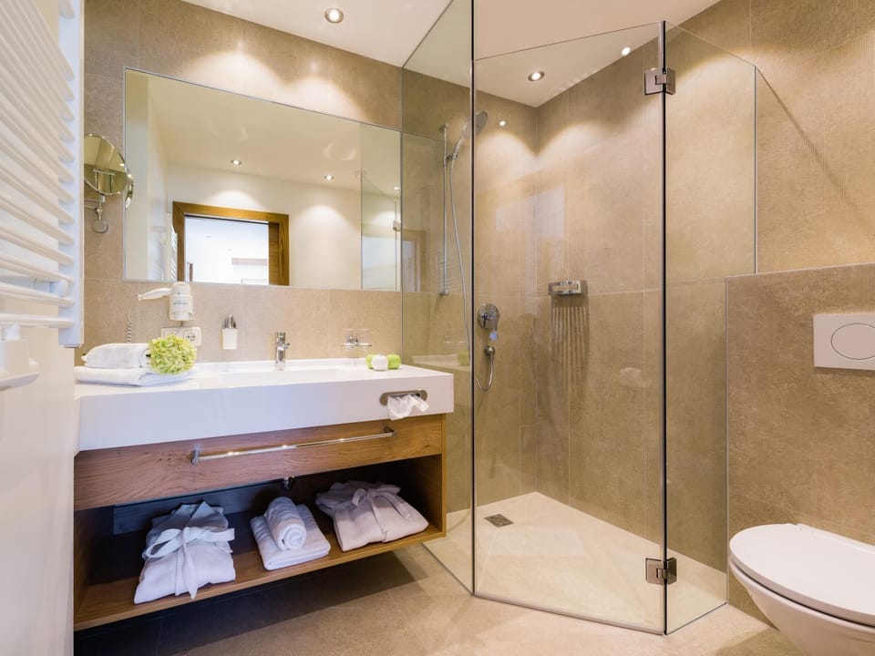 Shower, Bathroom, towels