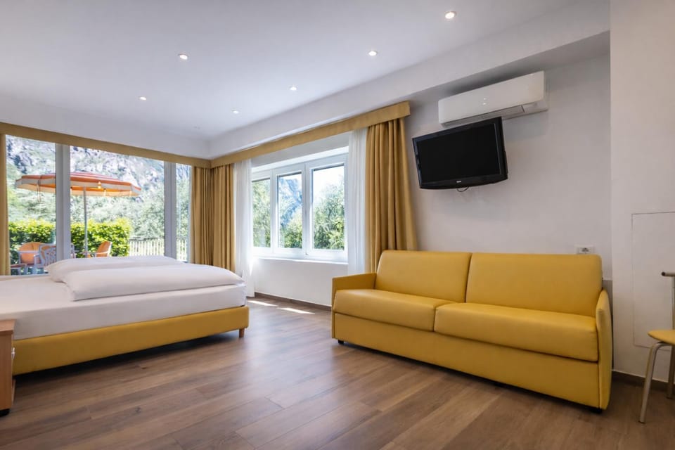 View (from property/room), Bedroom, air conditioner