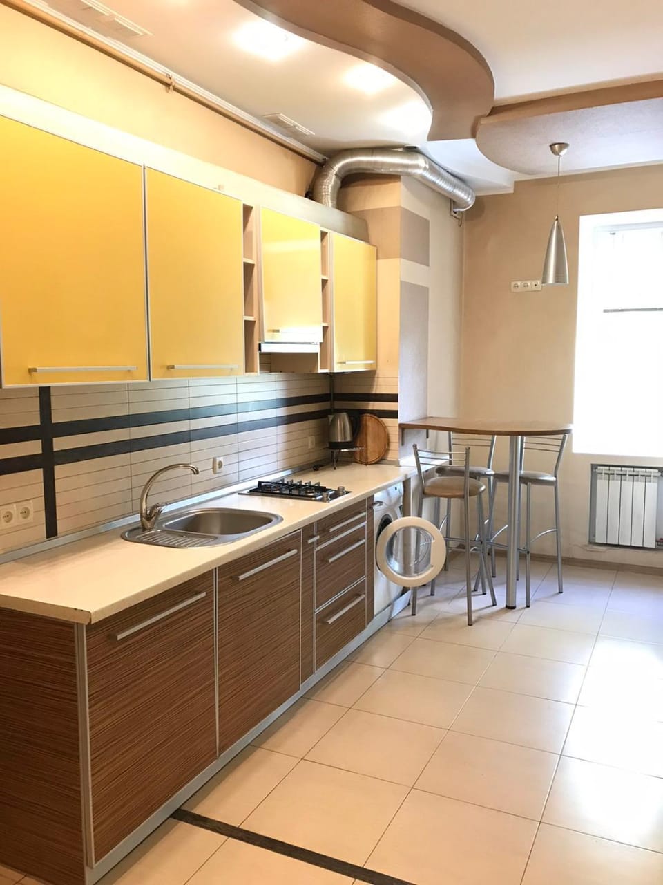 Kitchen or kitchenette, Dining area, stove