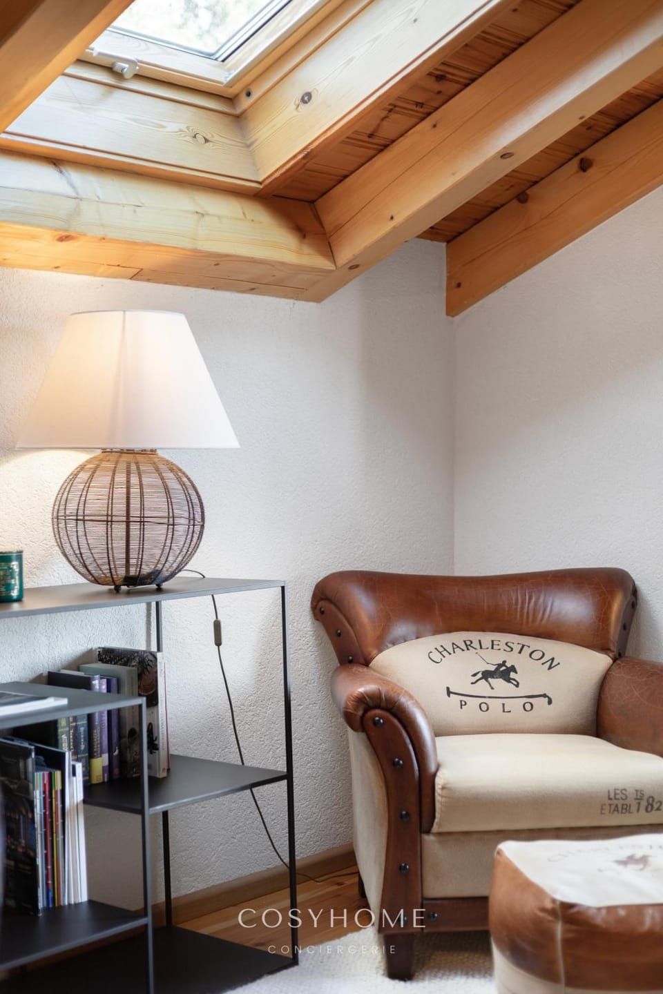 Library, Living room