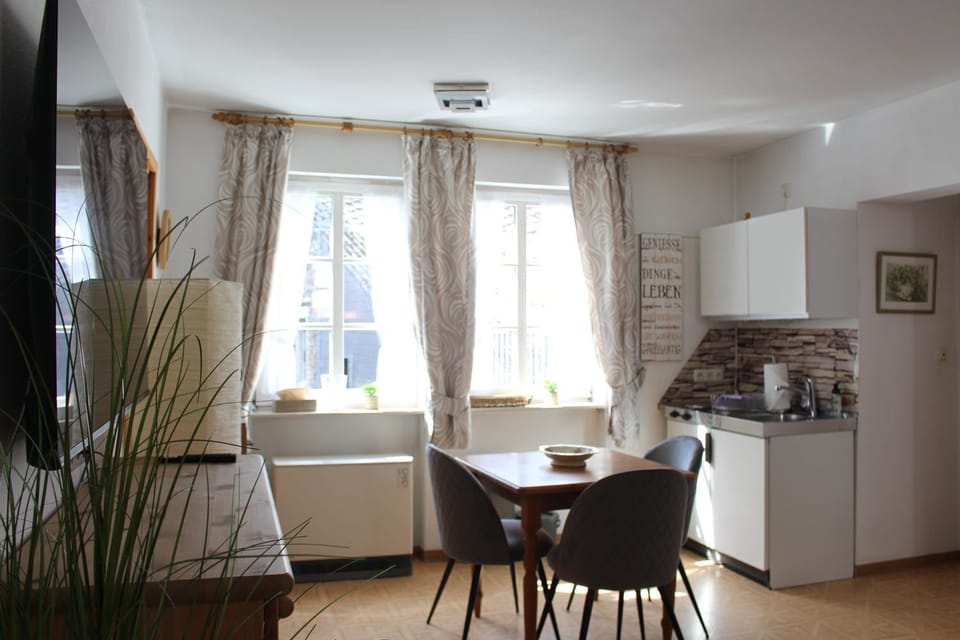 Weingut Loescher-Erben Gästehaus an der Burg Apartment in Cochem-Zell