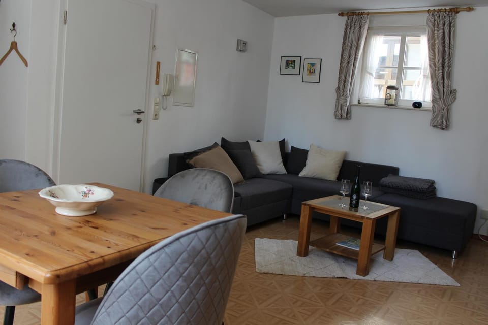 Weingut Loescher-Erben Gästehaus an der Burg Apartment in Cochem-Zell