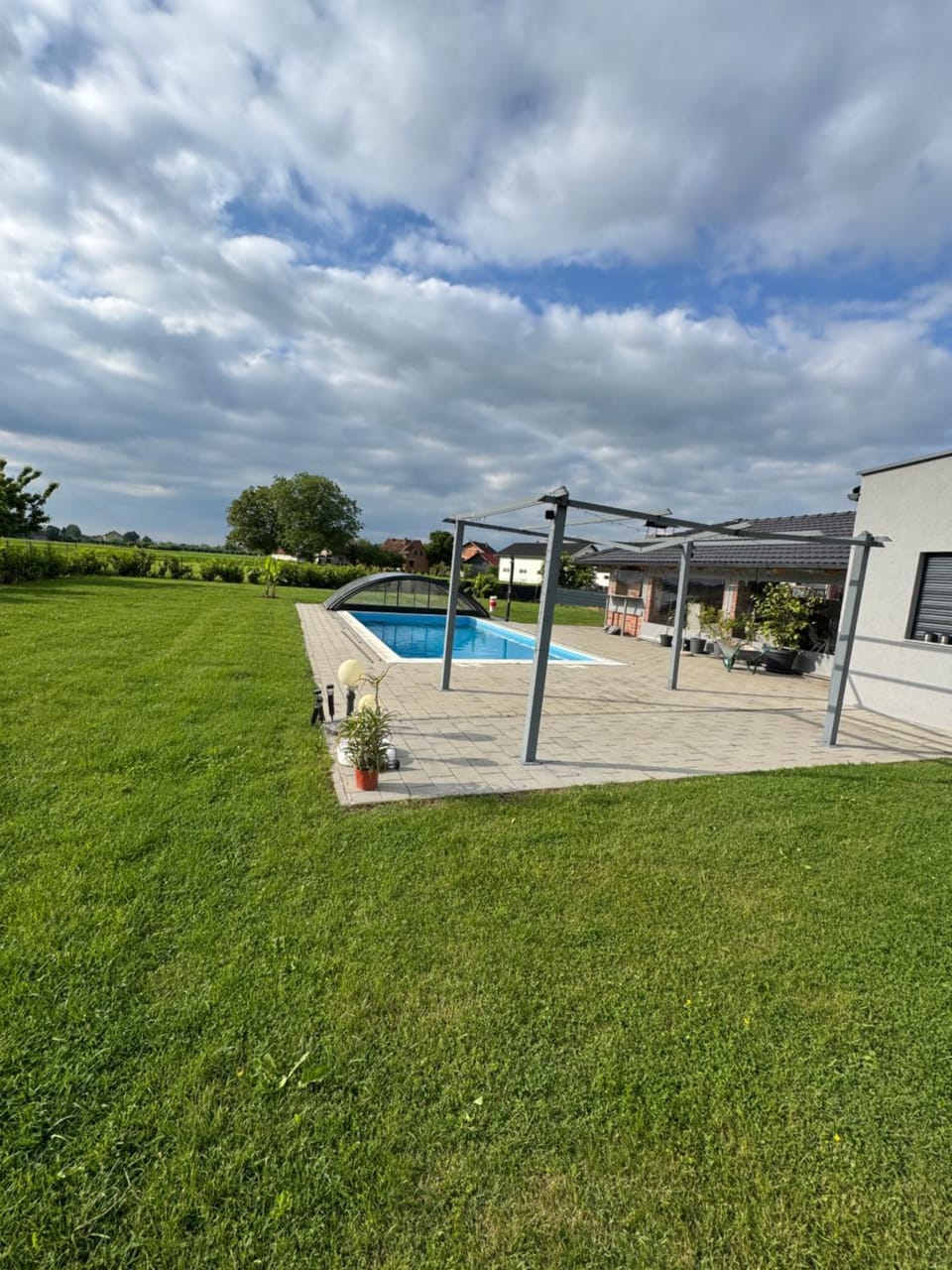 Day, Natural landscape, Garden, Lounge or bar, Garden view, Pool view, Swimming pool, sunbed