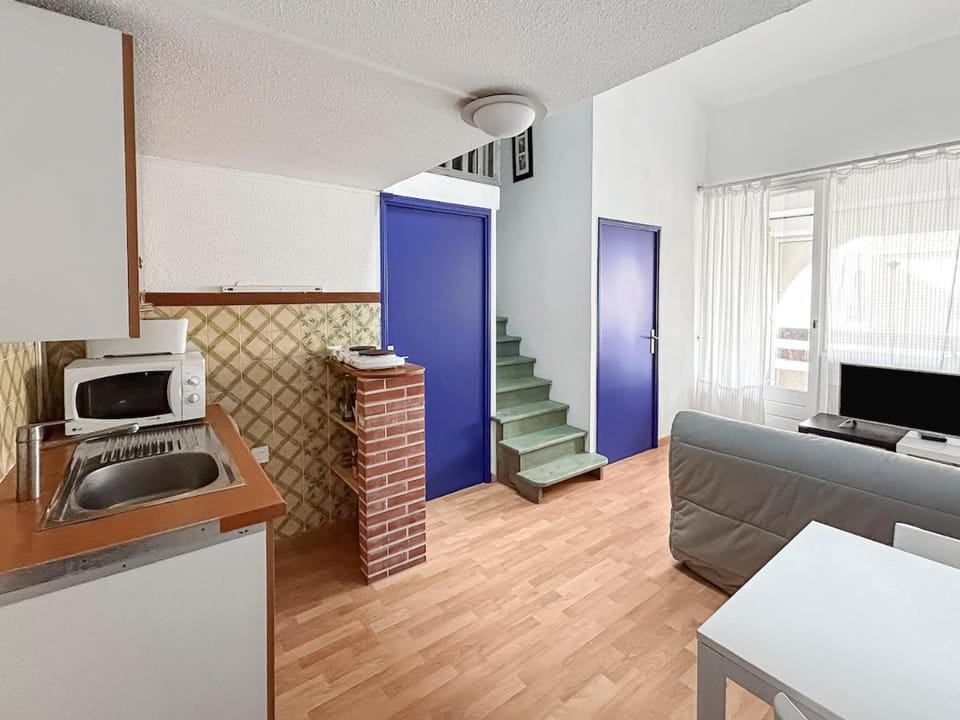 TV and multimedia, Kitchen or kitchenette, Living room