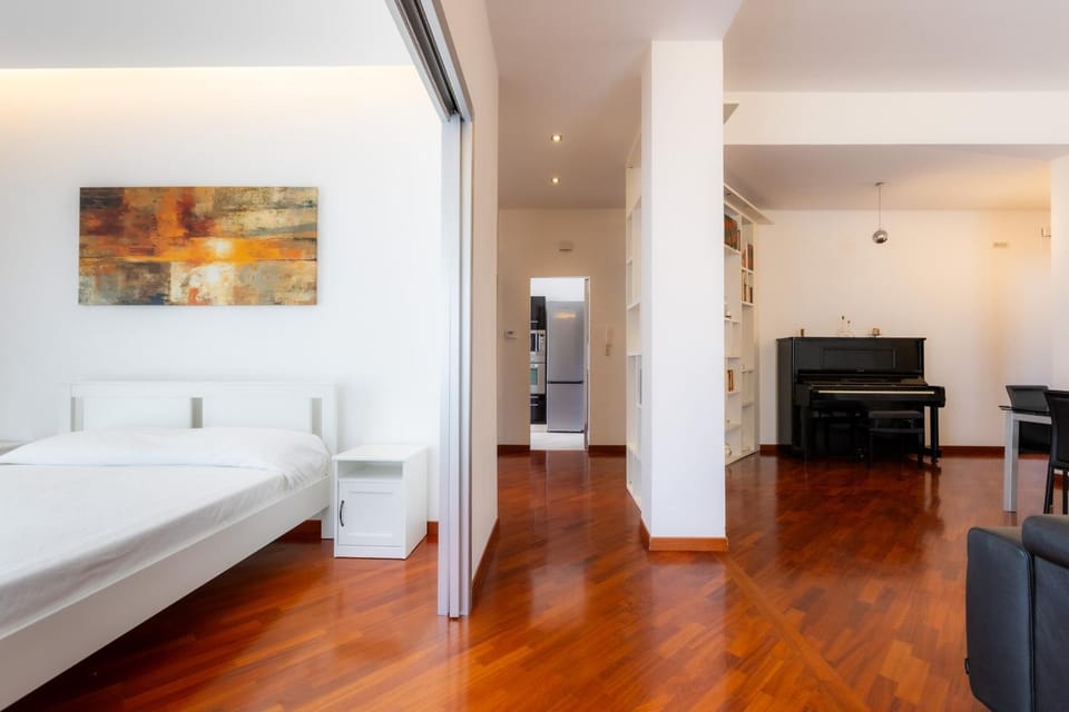 Bed, Living room, Photo of the whole room, Bedroom