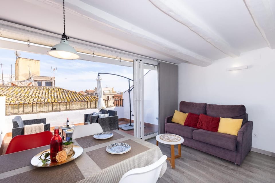 Merceria Suites Top Floor with Terrace - Unik Vacation Apartment in Tarragona