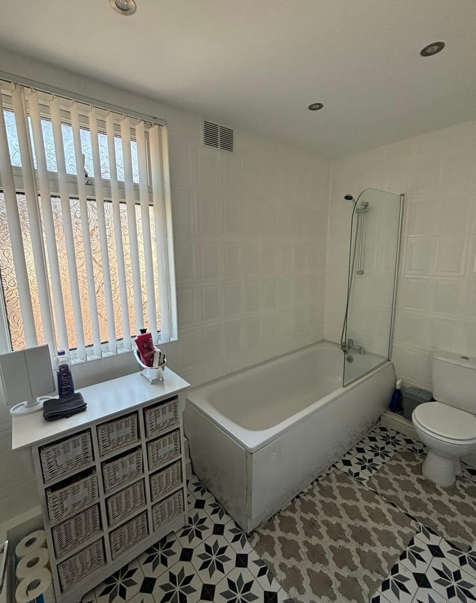 Bathroom, Bath