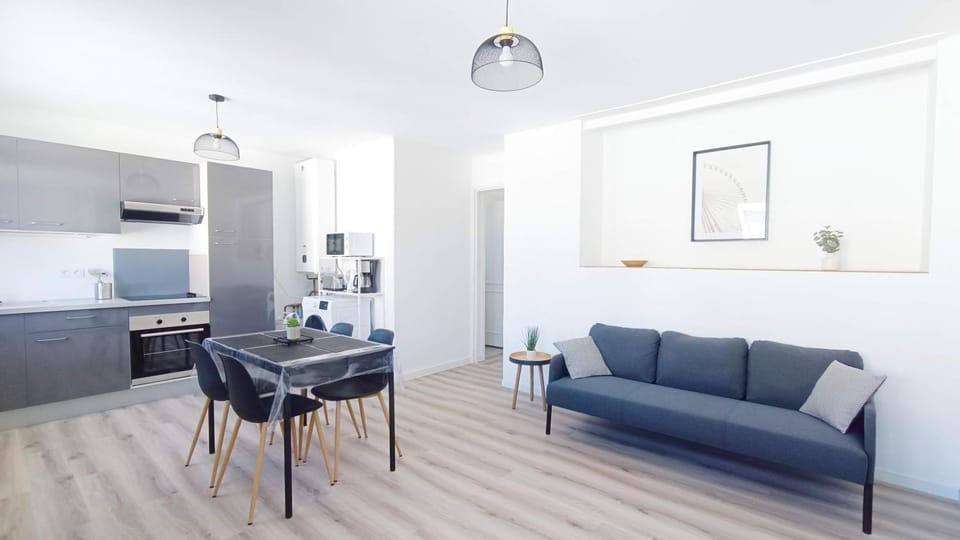 Living room, Dining area, oven, stove