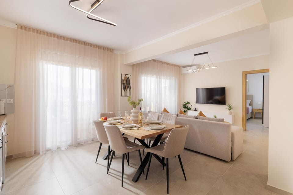 TV and multimedia, Living room, Seating area, Dining area, Inner courtyard view, air conditioner