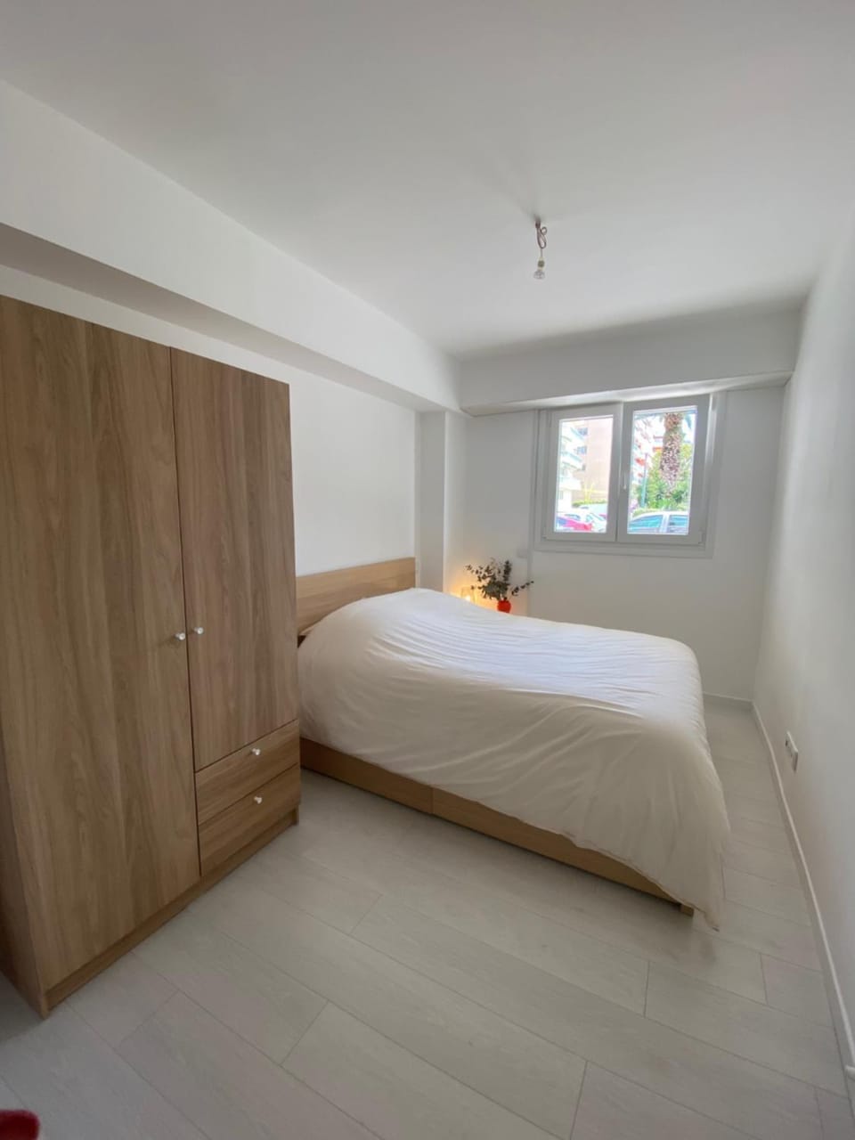Appartement rénové - Chambre double - Parking - Climatisation - 10 min de la plage Apartment in Cagnes-sur-Mer