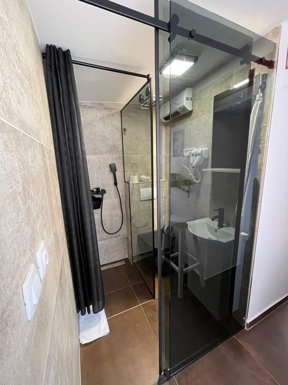 Shower, Toilet, Bathroom