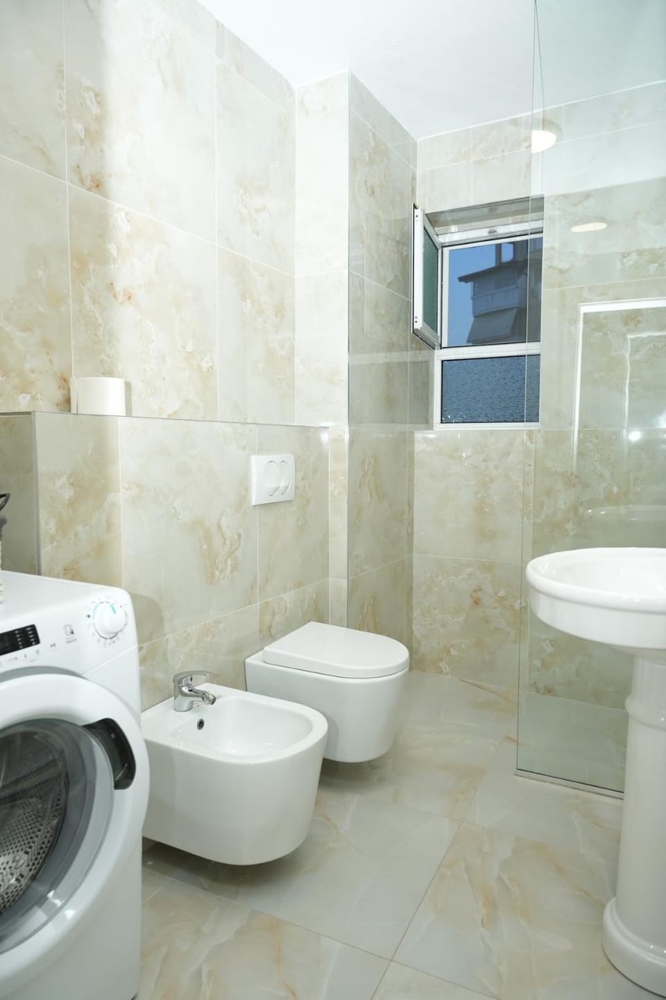 Shower, Toilet, Bathroom, bidet, washing machine, dryer