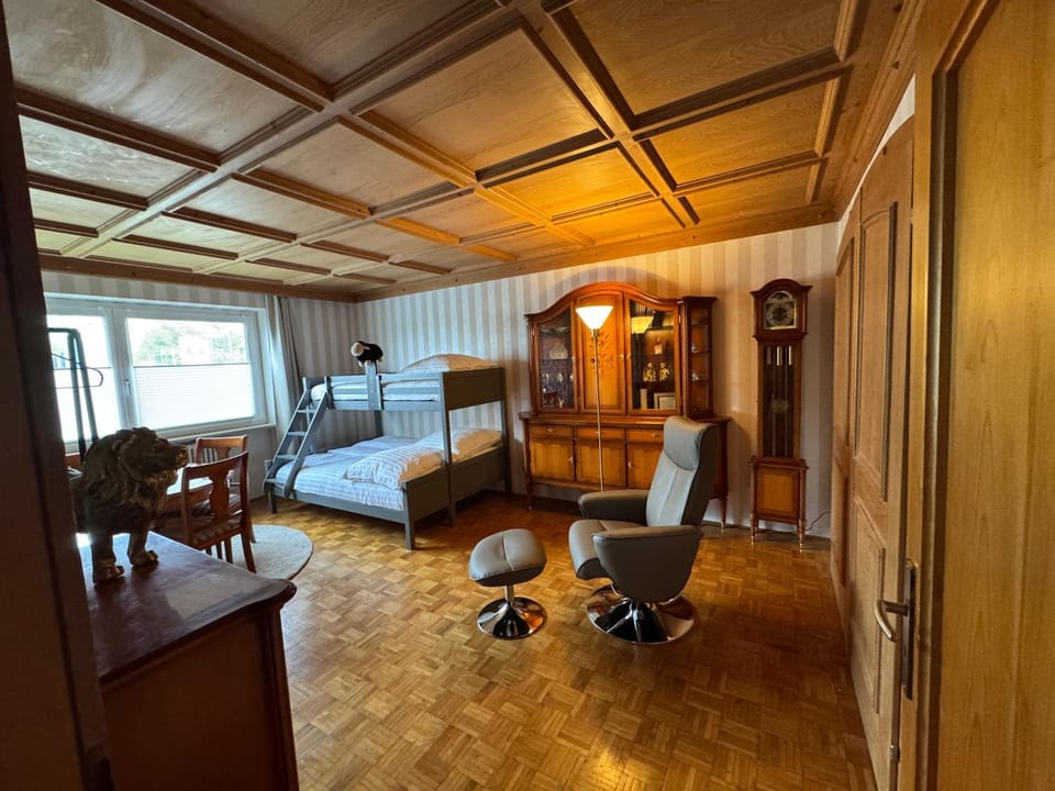 Bed, Living room, Photo of the whole room, Seating area, Bedroom