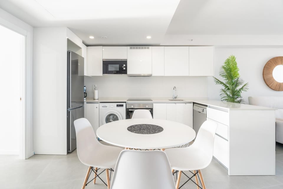 Property building, Kitchen or kitchenette, Living room