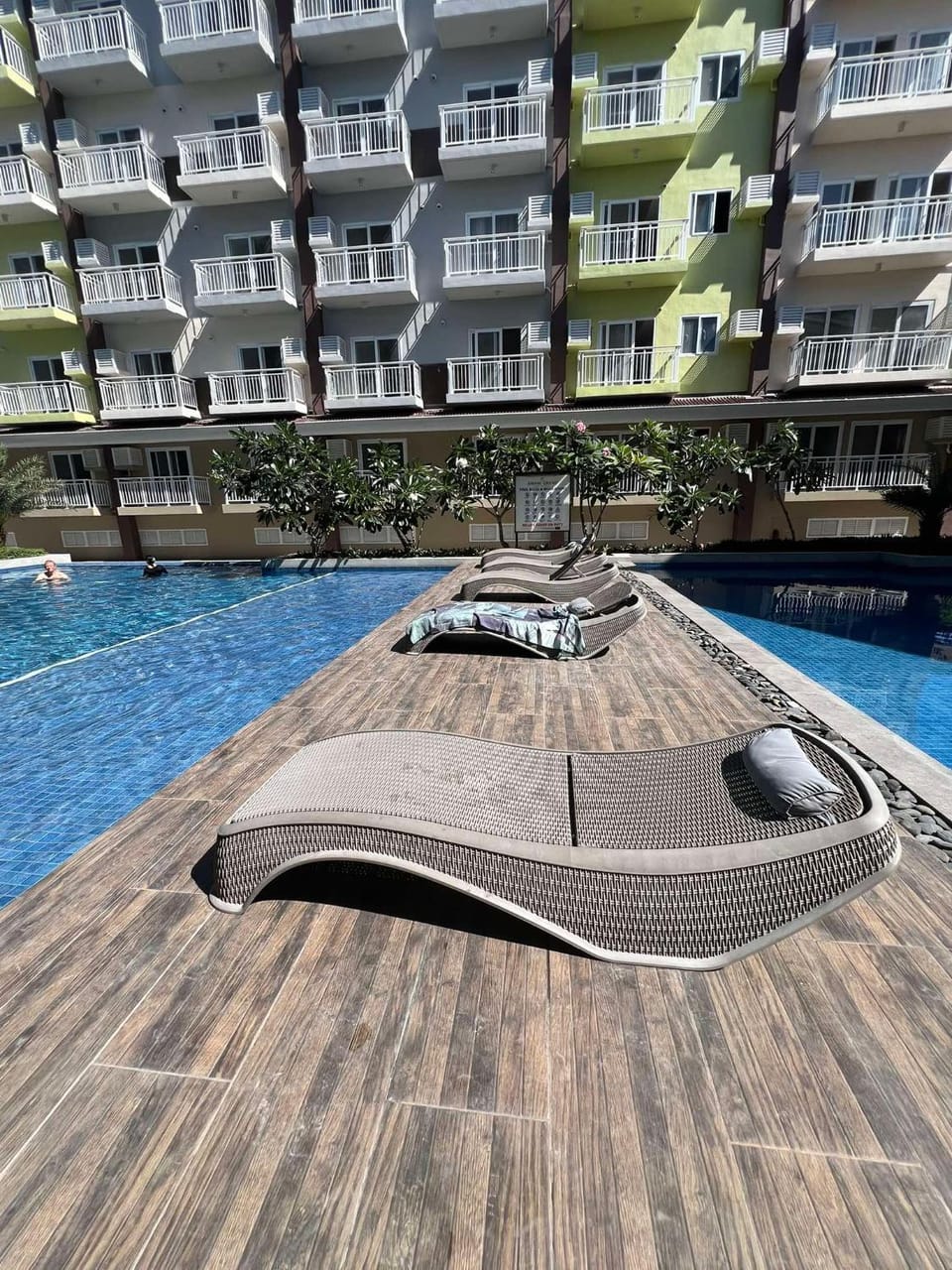 Pool view, Swimming pool, sunbed