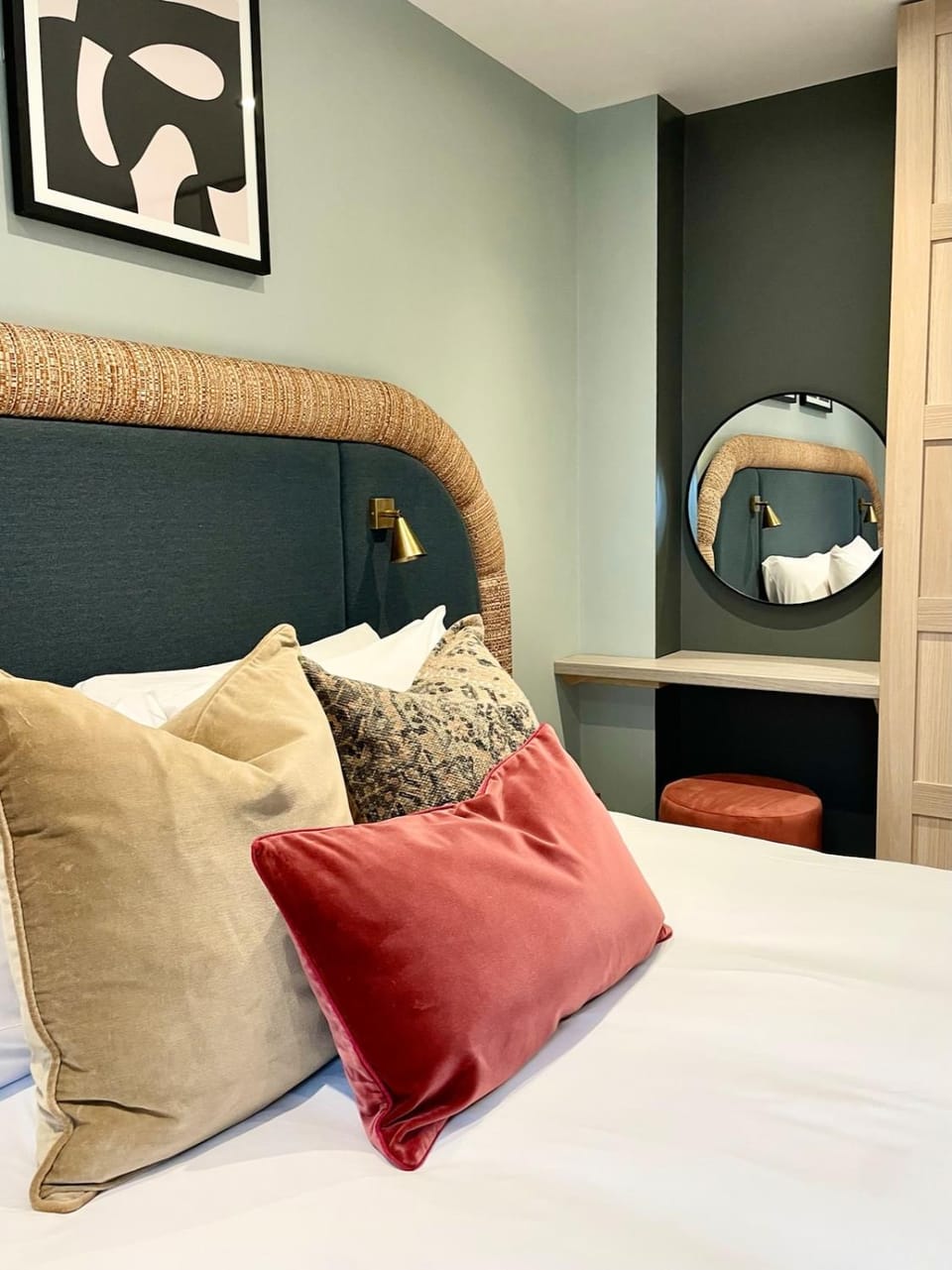 Barton Suites Luxury Home 1 of 2 Sleeps 6 House in Bristol