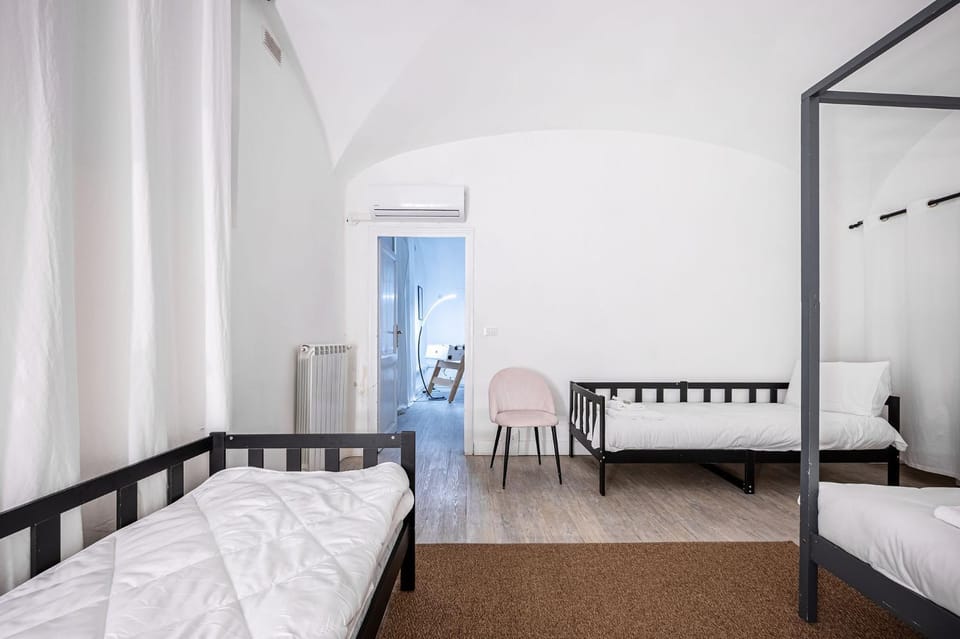 Stunning Loft Near Colosseum and Termini Station WiFi AC Apartment in Rome