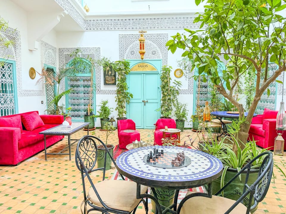Patio, Day, Garden, Balcony/Terrace, Living room, Seating area, Dining area, Garden view