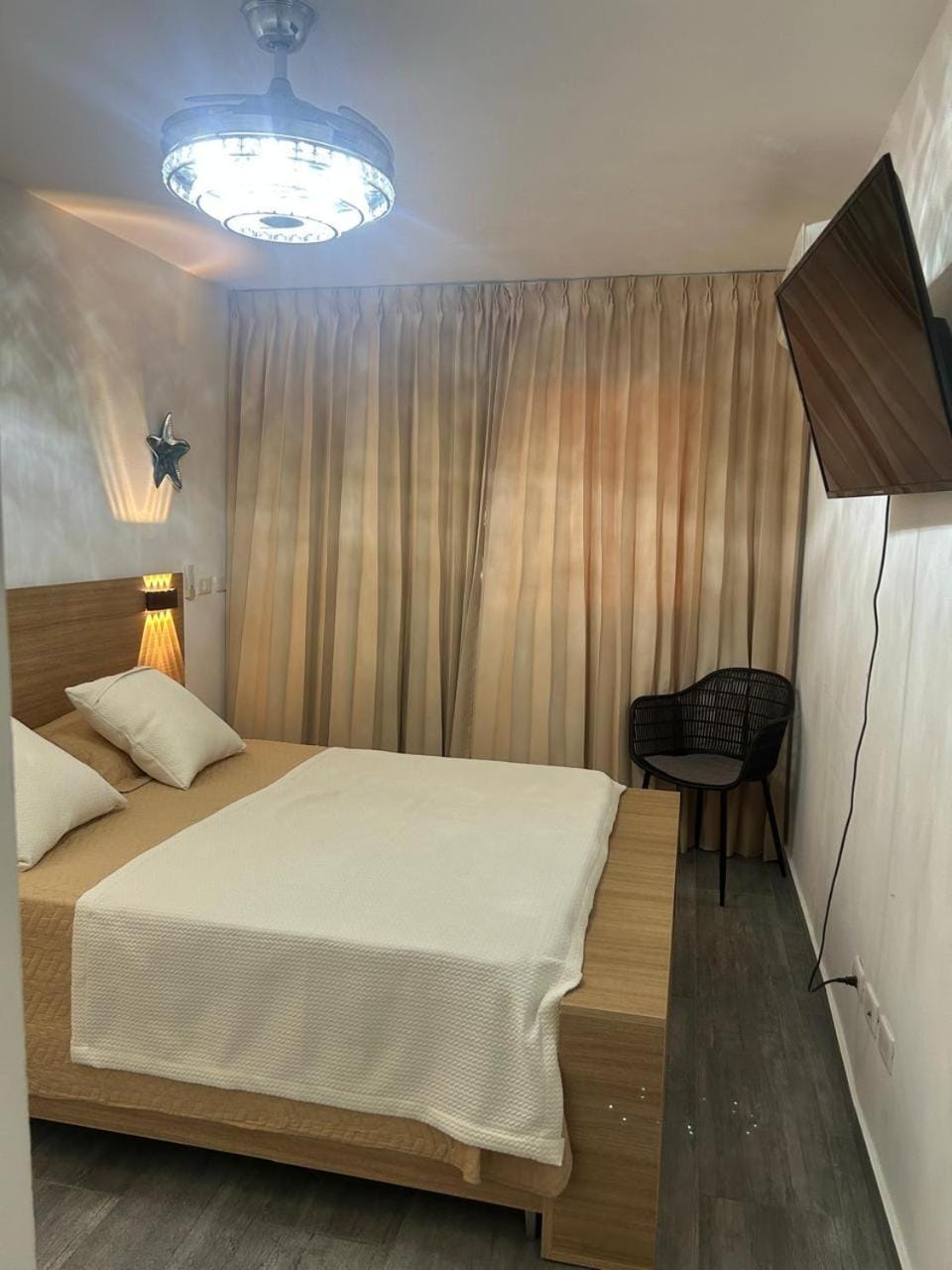 TV and multimedia, Bedroom, air conditioner