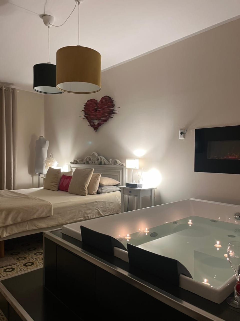 Bed, Hot Tub